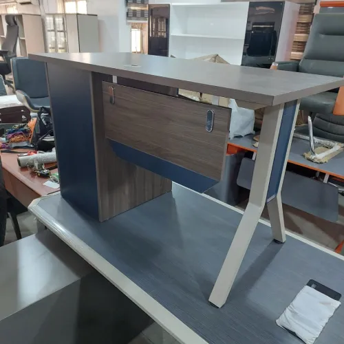 1.4 Modern Office Table