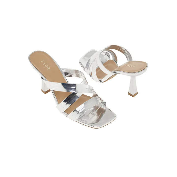 Crossover Metallic Sandal BCM 137