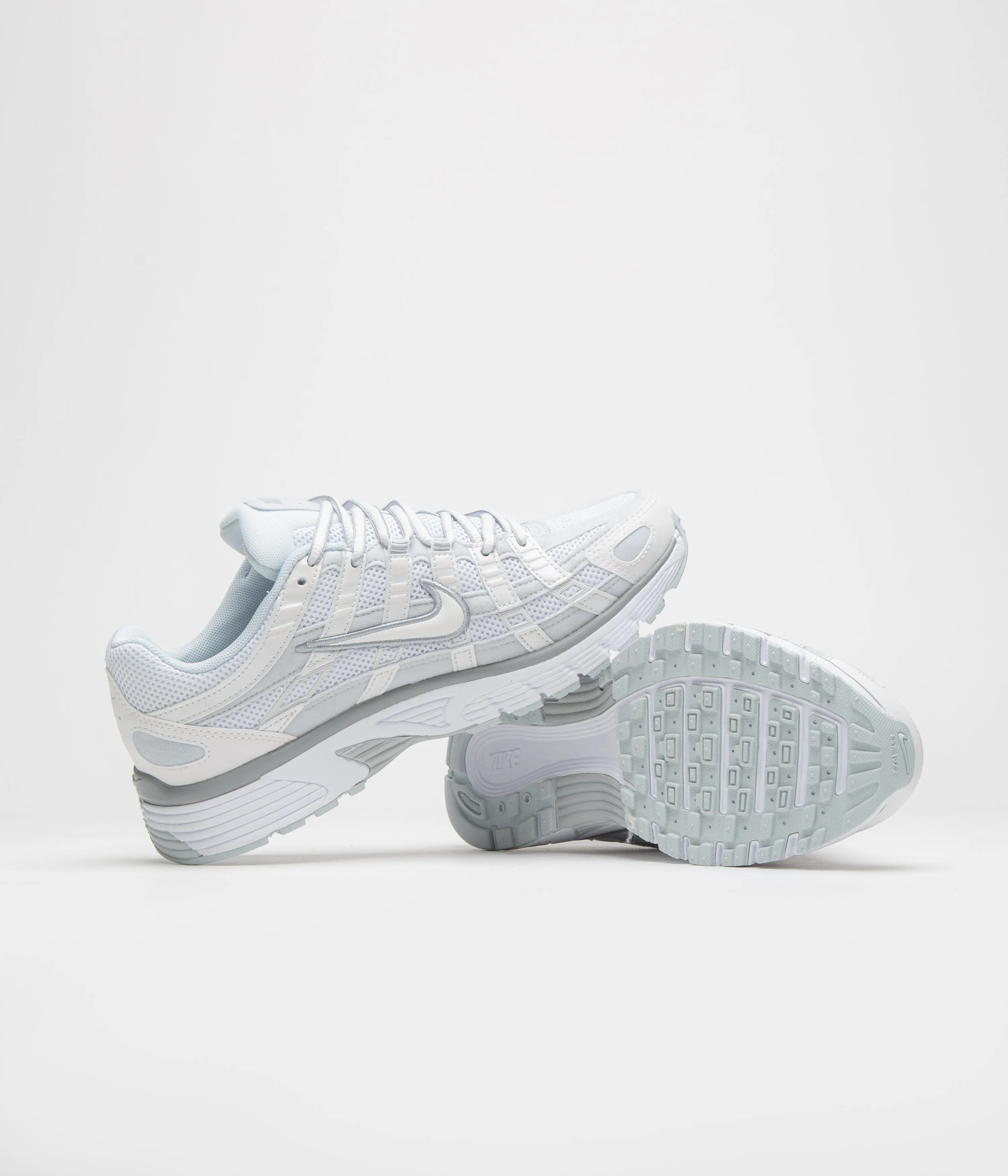 Nike Womens P-6000 Shoes - Metallic Summit White / White - Pure Platinum