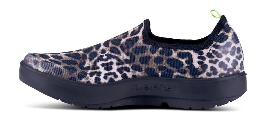 OOFOS Womens OOmg Eezee Low Black Cheetah