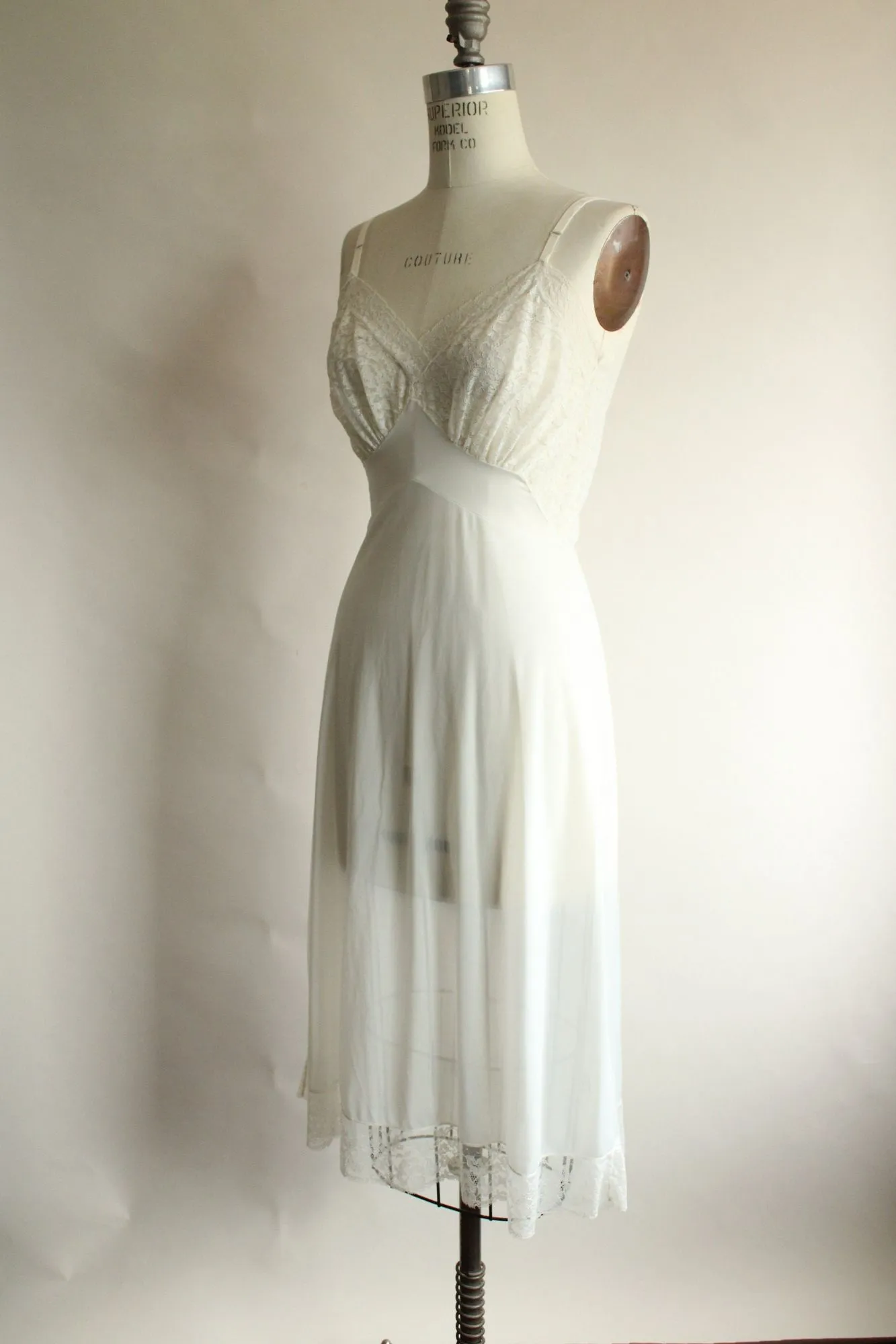 Vintage 1950s Van Raalte Phylmy 7980 Full Slip