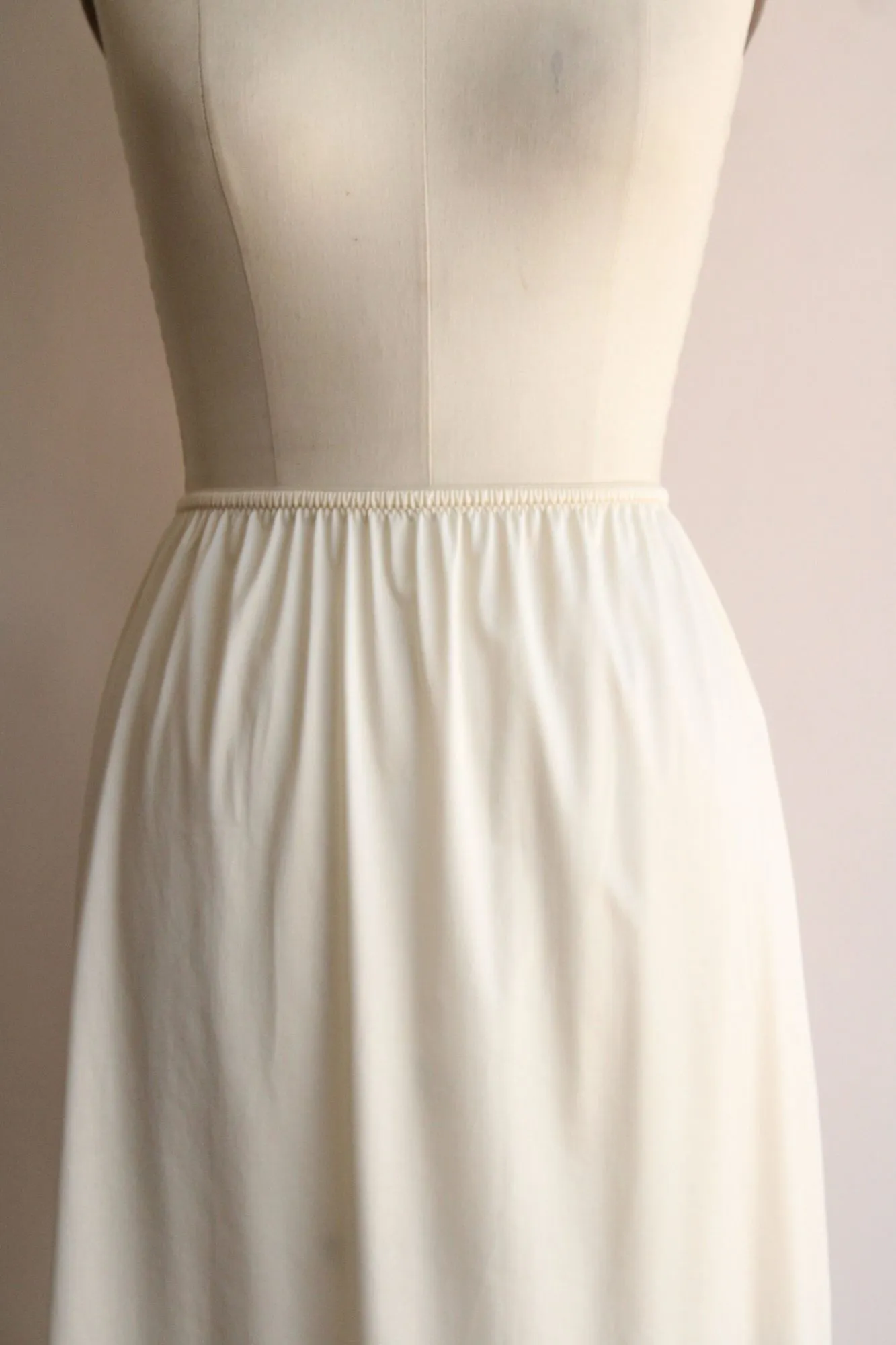 Vintage 1970s 1980s Wonder Maid Ivory Nylon Half Slip