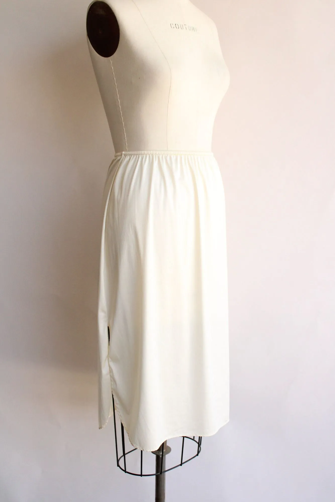 Vintage 1970s 1980s Wonder Maid Ivory Nylon Half Slip