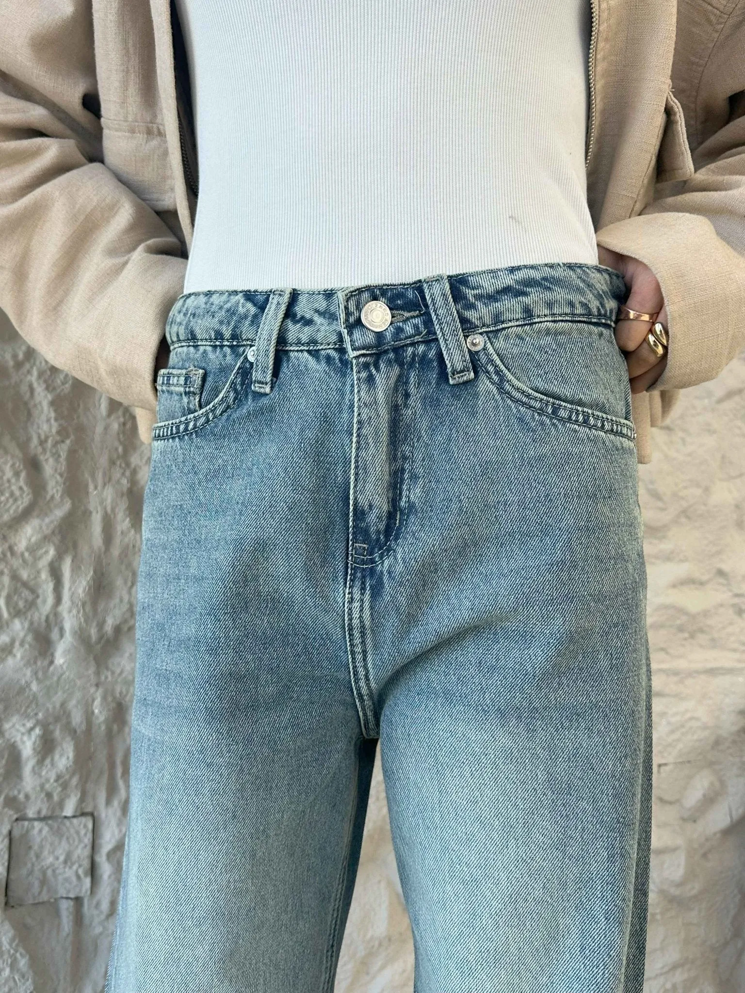 Wide Leg - Vintage Roll Ups Hems Jeans.